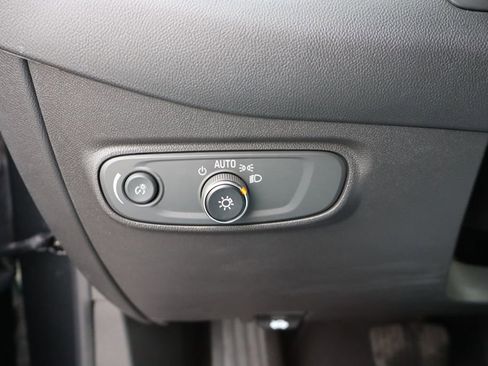 Used 2023 Chevrolet Equinox LT image 13