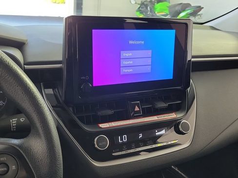 Used 2025 Toyota Corolla LE FWD image 28