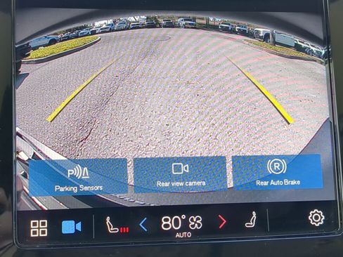 Used 2023 Volvo XC40 B5 Plus image 53