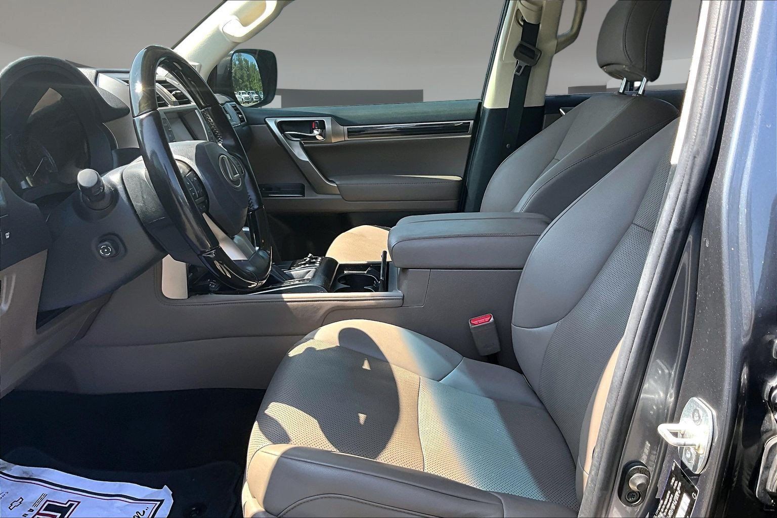 Used 2021 Lexus GX 460 Premium w/ Premium Plus Package AWD/4WD image 23