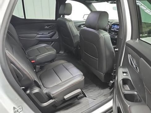 Used 2023 Chevrolet Traverse RS AWD/4WD image 18