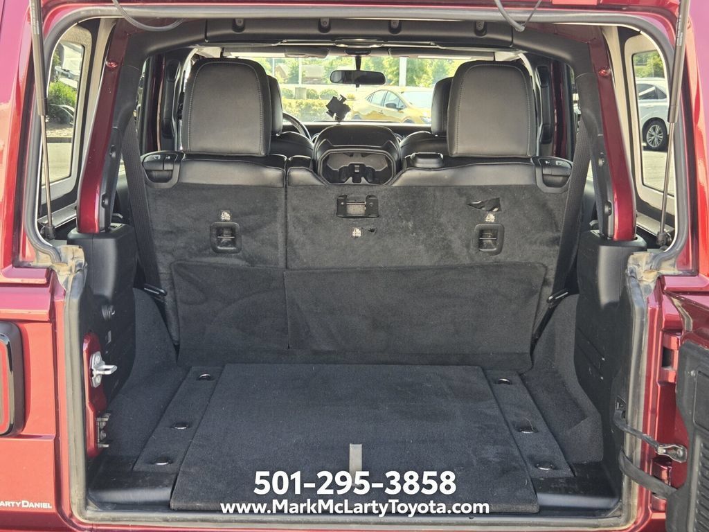 Used 2021 Jeep Wrangler Unlimited Sahara AWD/4WD image 13