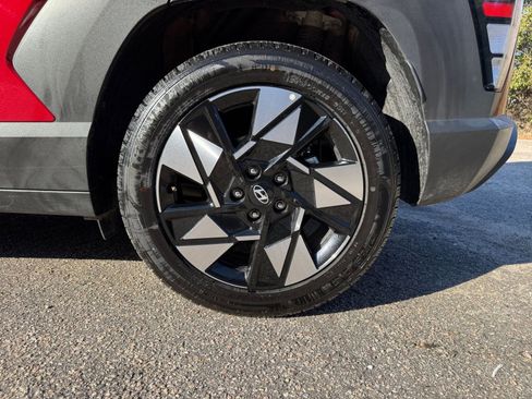 Used 2025 Hyundai Kona SEL image 24