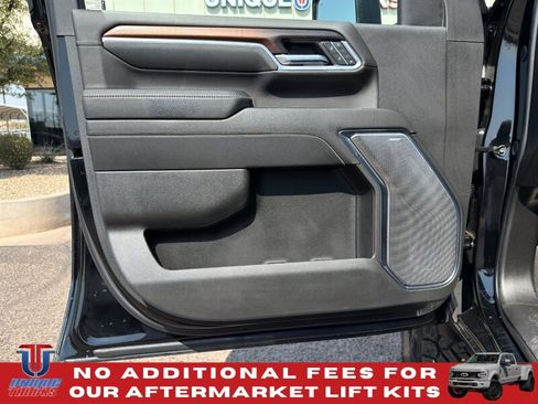 Used 2024 GMC Sierra 2500 Denali w/ Denali Reserve Package AWD/4WD image 18