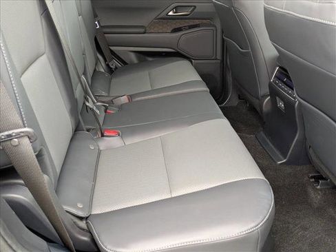 Used 2026 Lexus GX 550 w/ Accessory Package (2T) AWD/4WD image 22