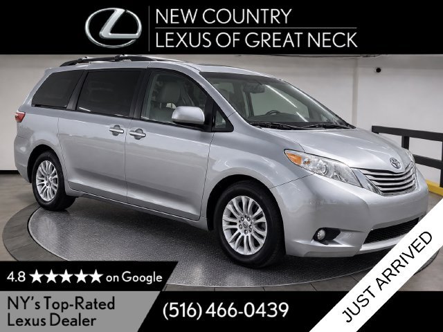 Used 2015 Toyota Sienna XLE w/ XLE Navigation Package FWD image 1