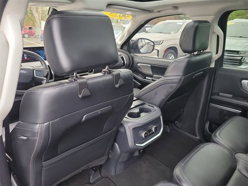 Used 2025 Ford Expedition Max Platinum image 13
