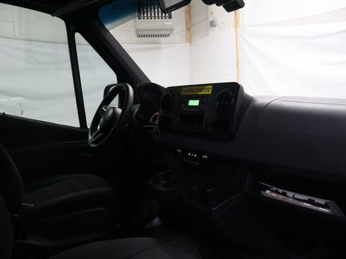 Used 2019 Mercedes-Benz Sprinter 144 image 10