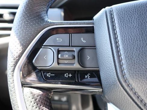 Used 2023 Toyota Tundra Platinum AWD/4WD image 26