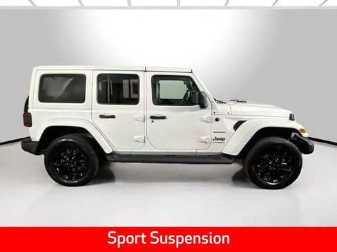 Used 2022 Jeep Wrangler Unlimited Sahara w/ Cold Weather Group image 15