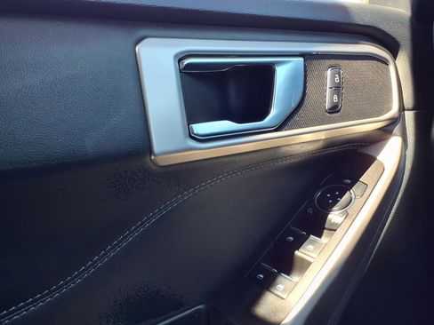 Used 2024 Ford Explorer XLT w/ Equipment Group 202A image 20