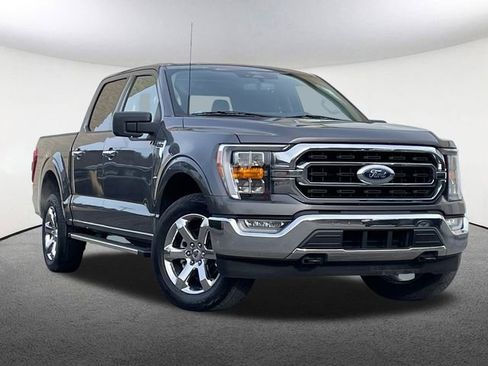 Certified 2022 Ford F150 XLT w/ Equipment Group 302A High image 3