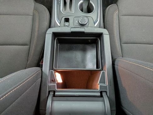 Used 2020 Chevrolet Traverse LT image 32