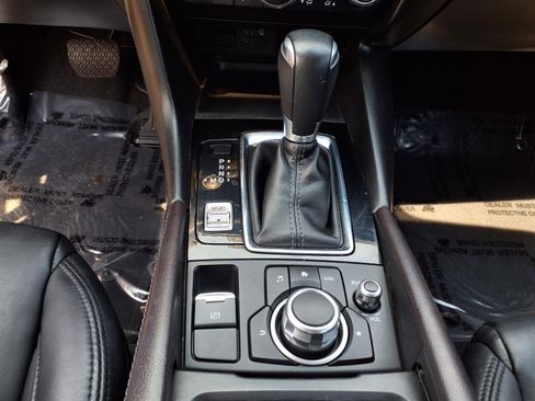 Used 2017 MAZDA MAZDA3 Touring FWD image 10