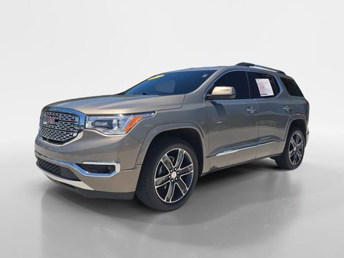 Used 2019 GMC Acadia Denali w/ Technology Package FWD image 7