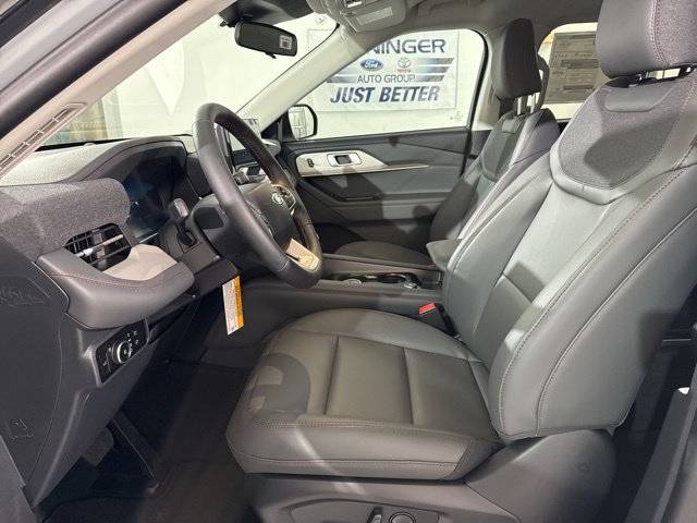 Used 2026 Ford Explorer Active w/ Active Comfort Package AWD/4WD image 18