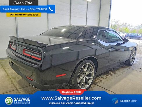 Used 2022 Dodge Challenger GT image 4