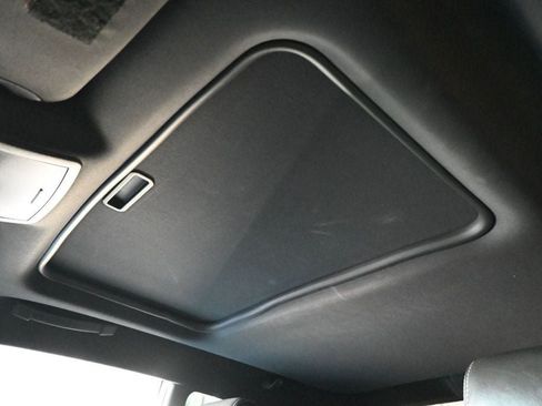 Used 2010 Dodge Challenger R/T RWD image 17