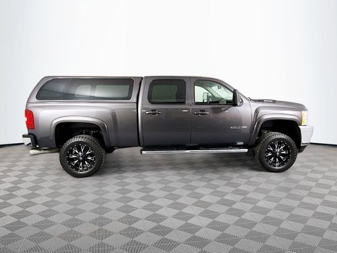 Used 2011 Chevrolet Silverado 2500 LTZ w/ LTZ Plus Package AWD/4WD image 8