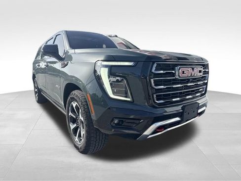 Used 2026 GMC Yukon XL AT4 w/ AT4 Premium Plus Package AWD/4WD image 3