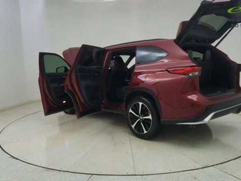 Used 2022 Toyota Highlander XSE AWD/4WD image 77