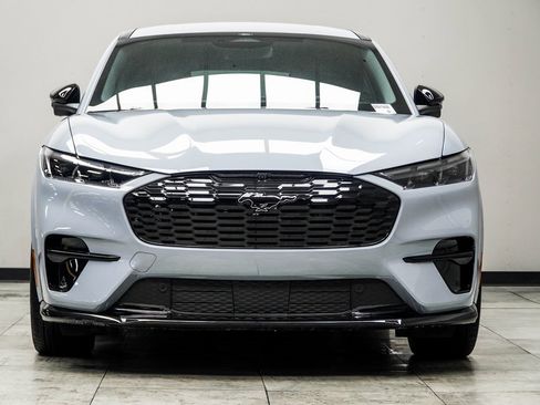 Used 2025 Ford Mustang Mach-E GT image 8