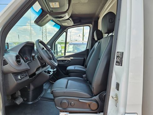 Used 2023 Mercedes-Benz Sprinter 3500 image 12