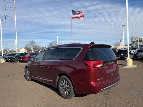 Used 2020 Chrysler Pacifica Touring-L Plus image 7