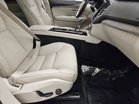 Used 2023 Volvo XC90 T8 Plus w/ Protection Package Premier image 20