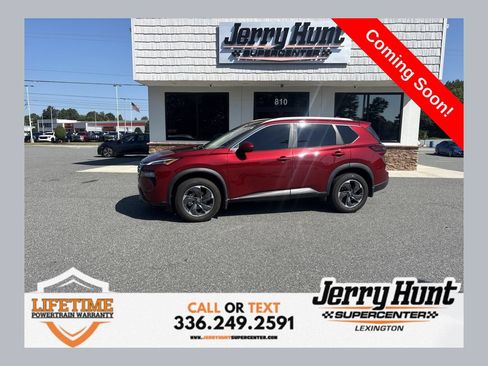 Used 2024 Nissan Rogue SV w/ SV Premium Package FWD image 1