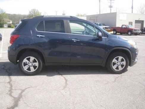 Used 2018 Chevrolet Trax LT w/ LT Convenience Package AWD/4WD image 4