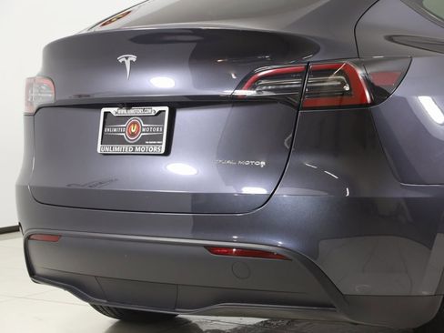Used 2025 Tesla Model Y Long Range image 43