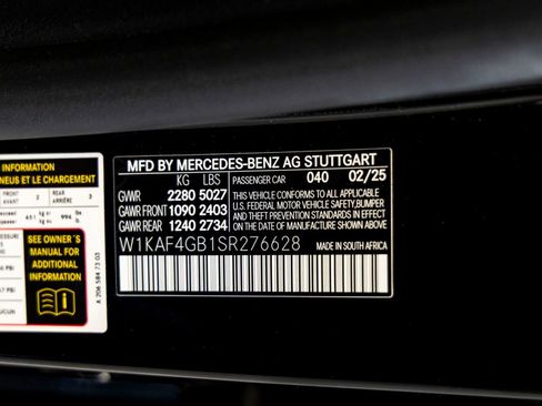Used 2025 Mercedes-Benz C 300 Sedan image 32