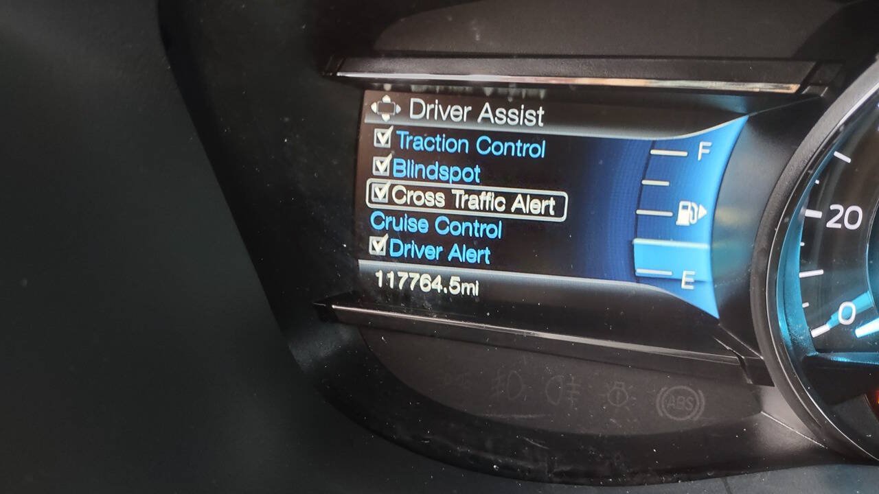 Used 2018 Ford Explorer XLT w/ Equipment Group 201A AWD/4WD image 22