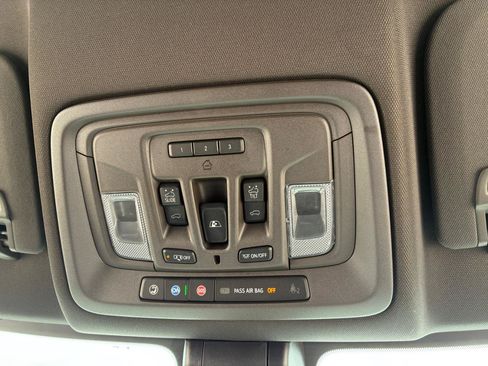 Used 2020 GMC Sierra 2500 Denali w/ Denali Ultimate Package AWD/4WD image 11