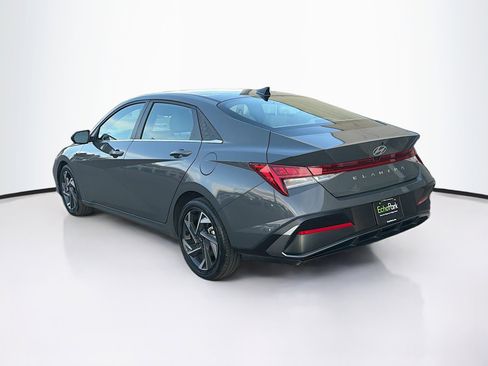 Used 2025 Hyundai Elantra SEL FWD image 5