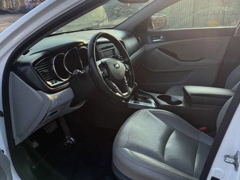 Used 2013 Kia Optima EX image 9