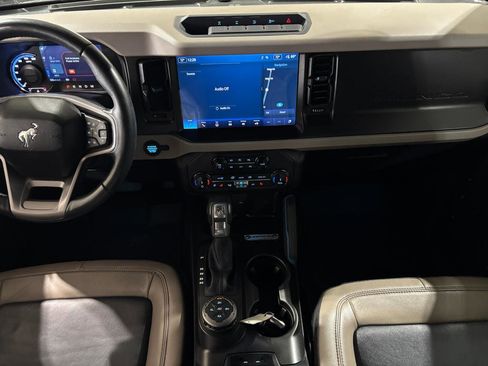 Used 2022 Ford Bronco Wildtrak image 17