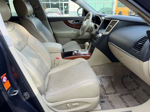 Used 2009 INFINITI FX35 AWD w/ Navigation Pkg image 40