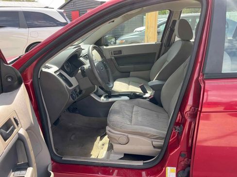 Used 2011 Ford Focus SE w/ 201A Rapid Spec Order Code image 4