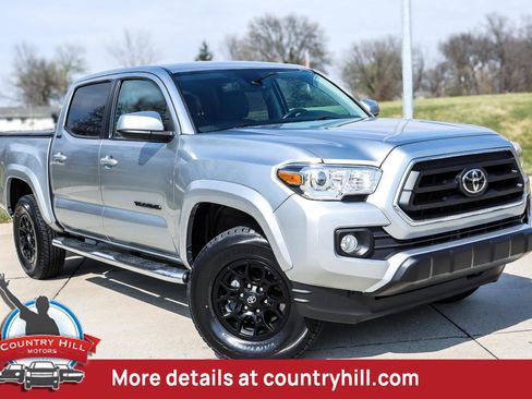 Used 2022 Toyota Tacoma SR5 AWD/4WD image 1