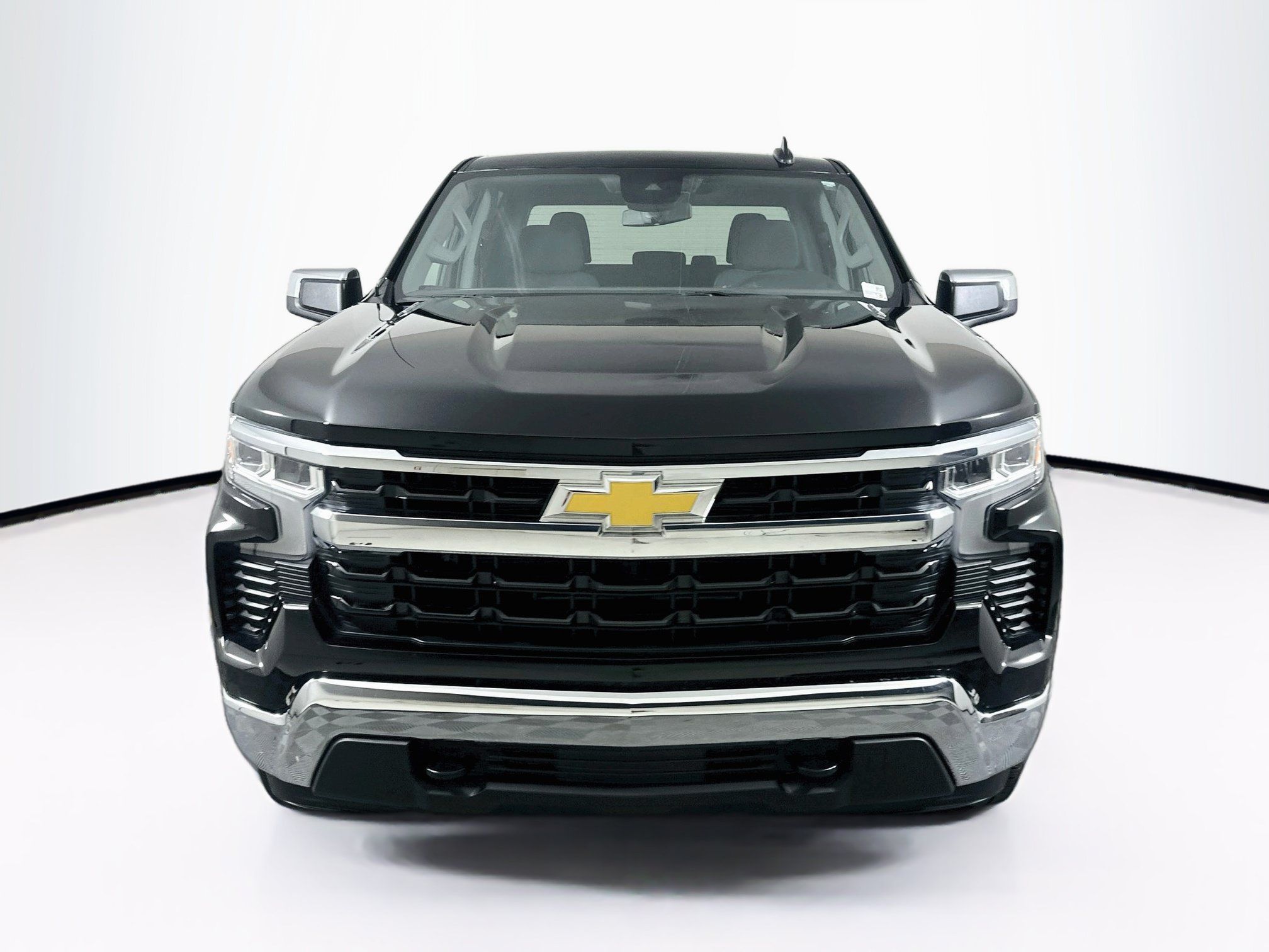 Used 2024 Chevrolet Silverado 1500 LT AWD/4WD image 2
