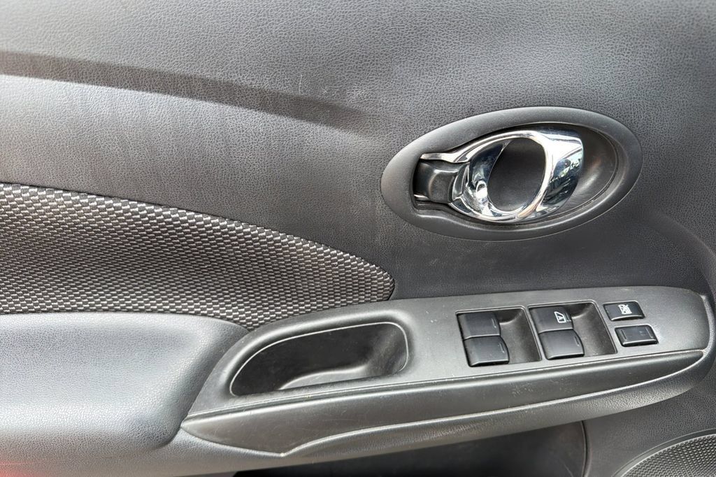 Used 2019 Nissan Versa SV FWD image 9