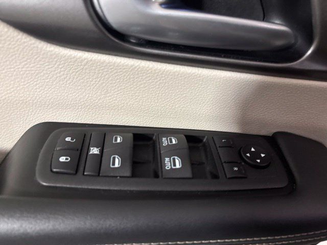 Used 2024 Chrysler Pacifica Limited FWD image 20