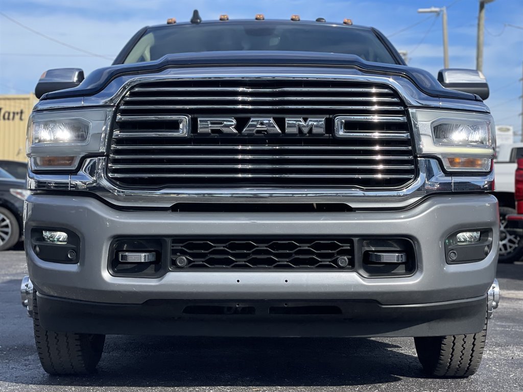 Used 2021 RAM 3500 Laramie w/ Chrome Appearance Group AWD/4WD image 8