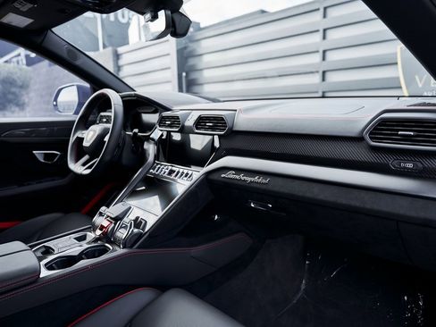 Used 2024 Lamborghini Urus Performante image 48