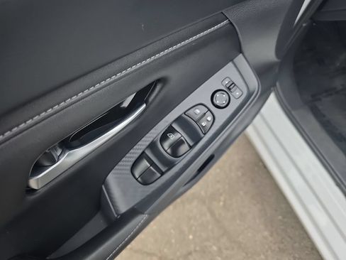 Used 2025 Nissan Sentra SV FWD image 11
