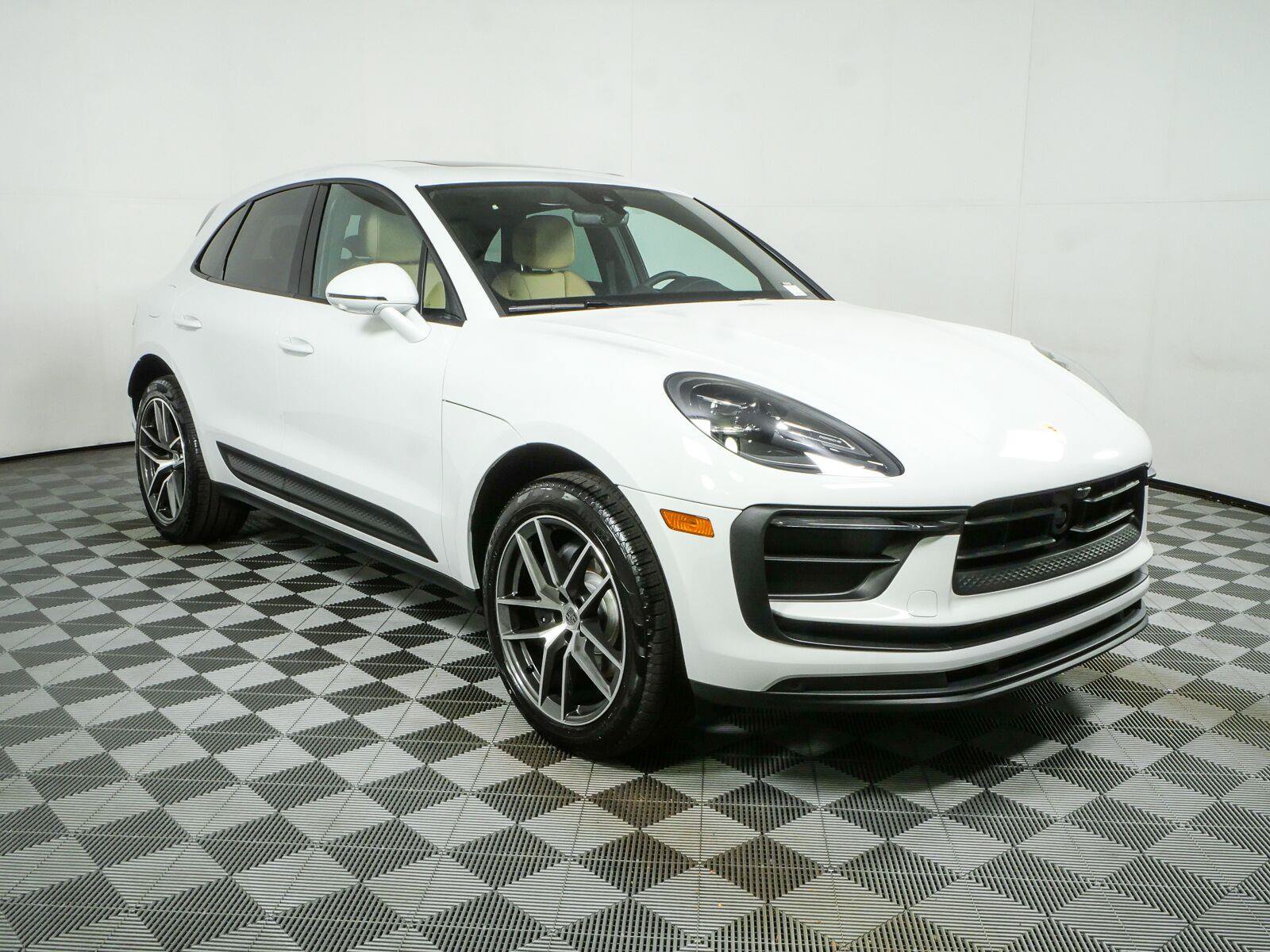 New 2026 Porsche Macan Turbo AWD/4WD image 28