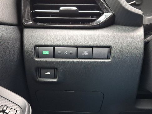Used 2020 Nissan Sentra SV w/ Trunk Package FWD image 25