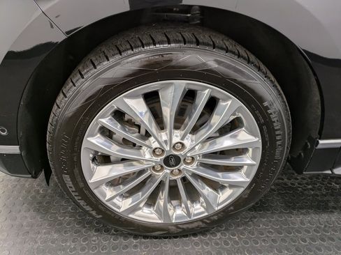 Used 2022 Ford Edge Titanium w/ Equipment Group 301A image 7